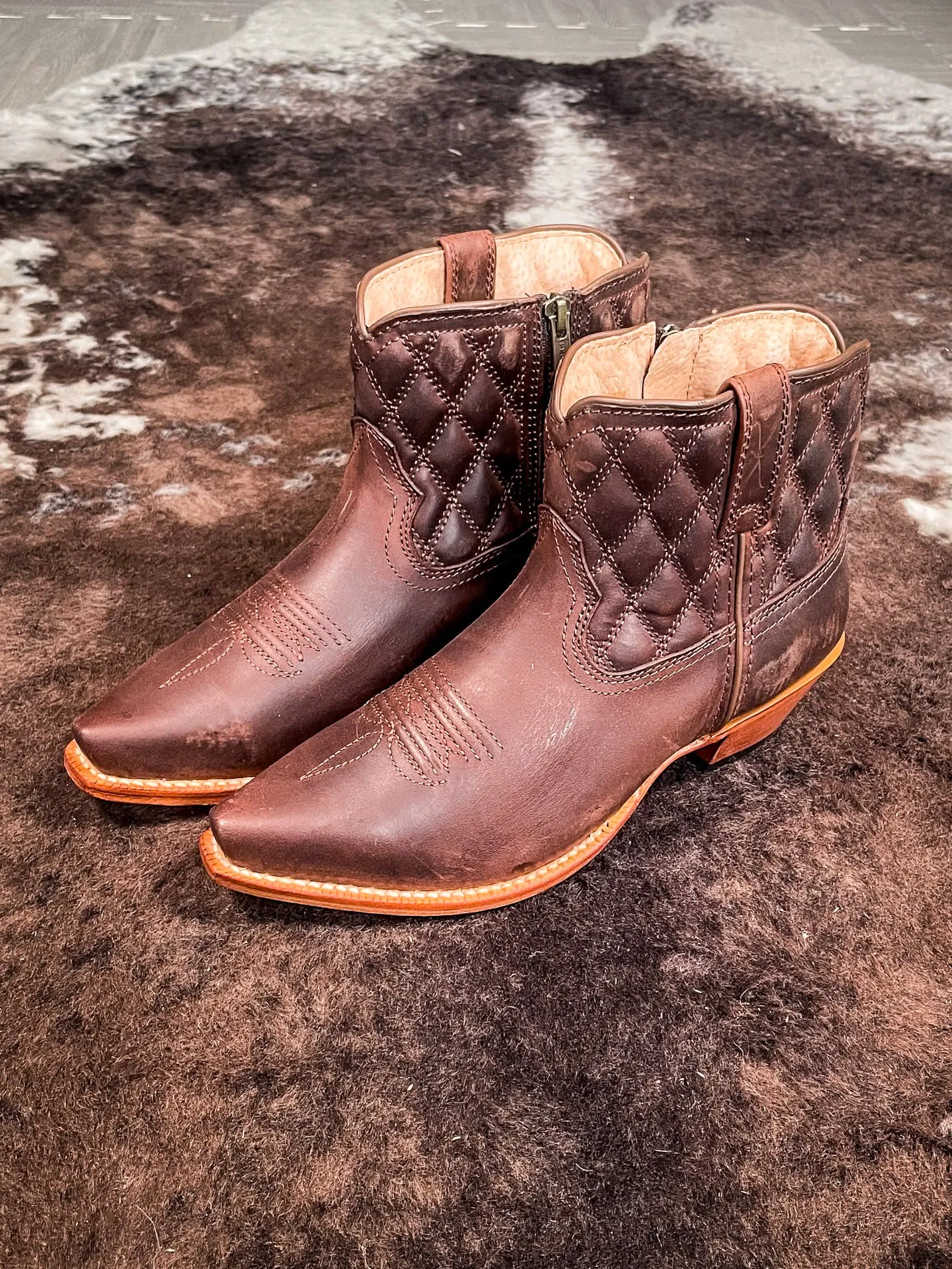 Bonnie Twisted X Steppin' Out Ankle Booties - Chocolate Truffle