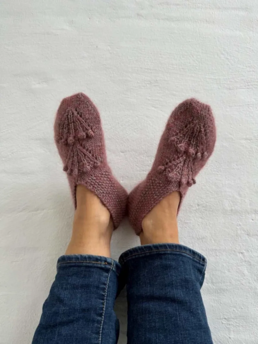 Ellinor cozy slippers, No 18   Silk mohair knitting kit
